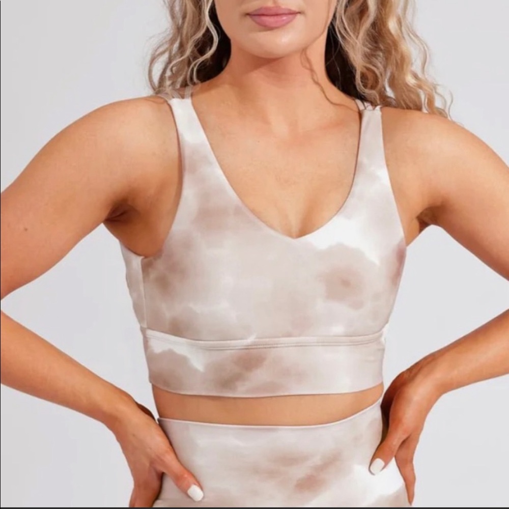Buff bunny monarch beige swirl sports bra